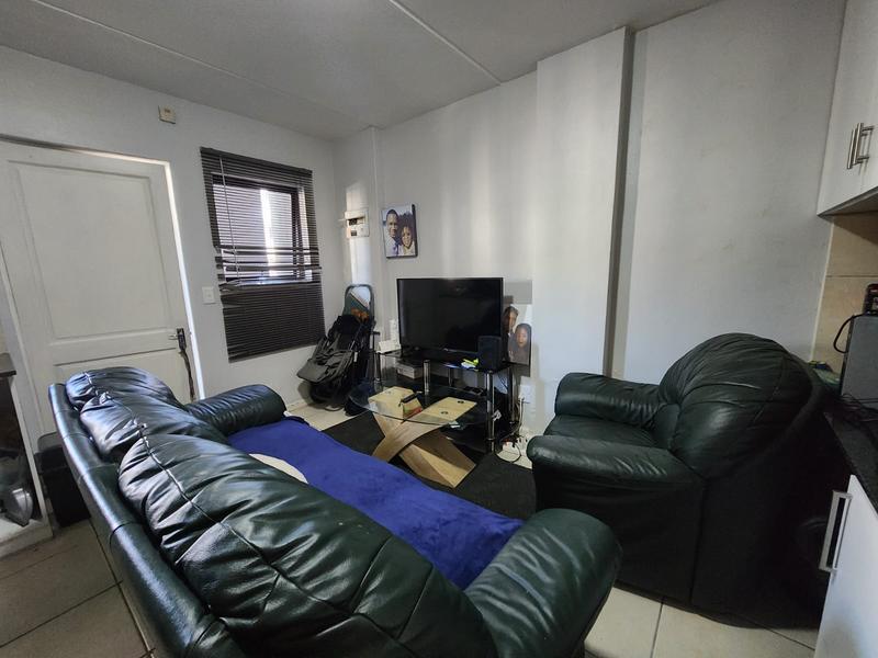 1 Bedroom Property for Sale in Kensington Western Cape